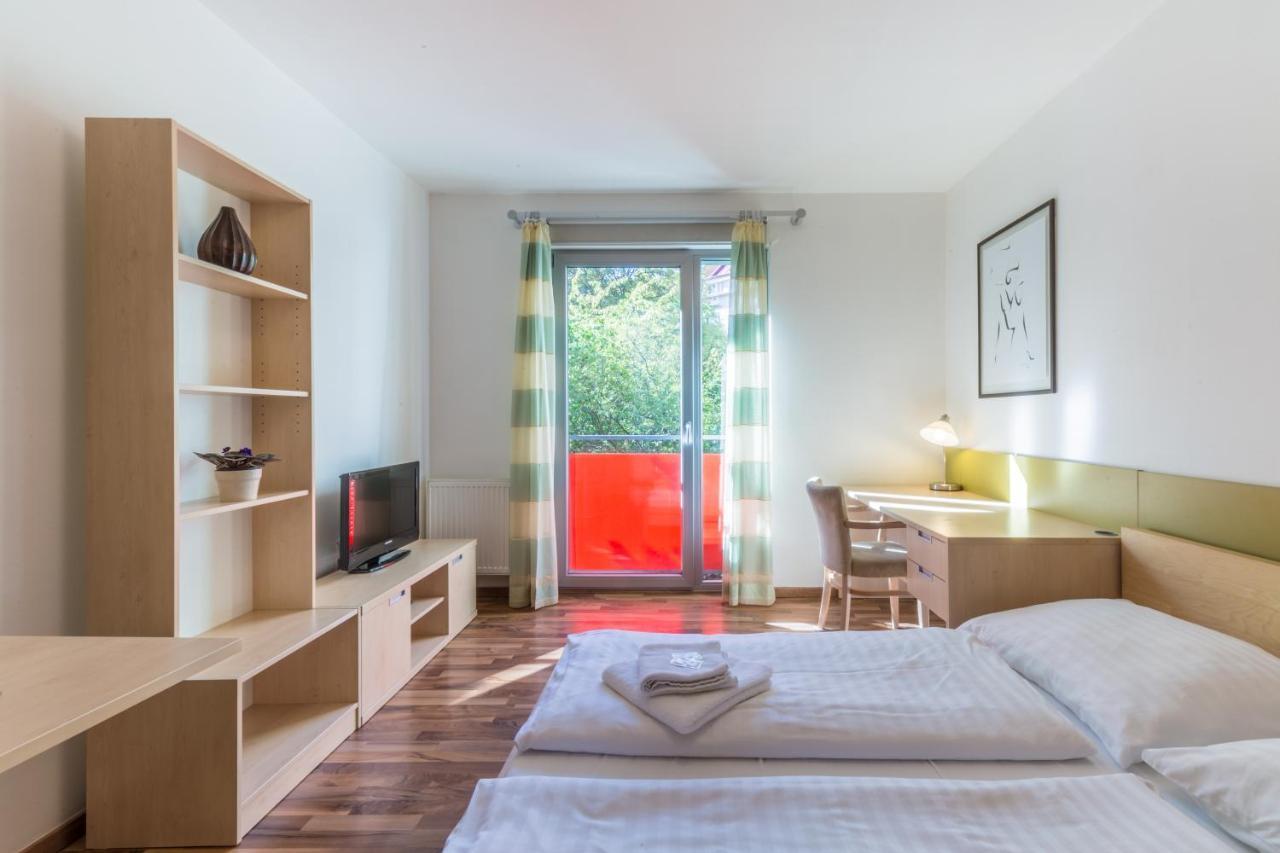 Studio mit Gartenblick