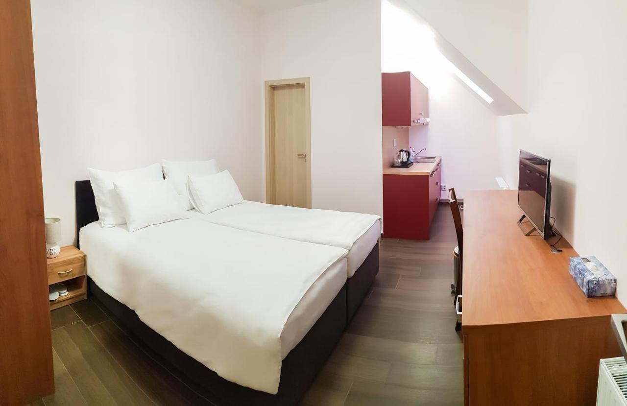 Double or Twin Room with Bathroom,919658293:JPEG